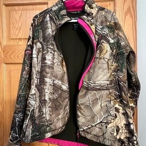 Realtree Camo Jacket. Size Large